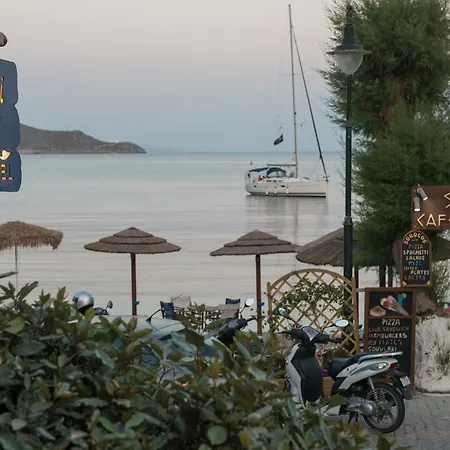 Panteli Beach Hotel アパートホテル