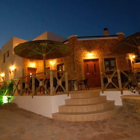 アパートホテル Panteli Beach Hotel